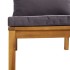 Sofá seccional central con cojines gris oscura madera de
