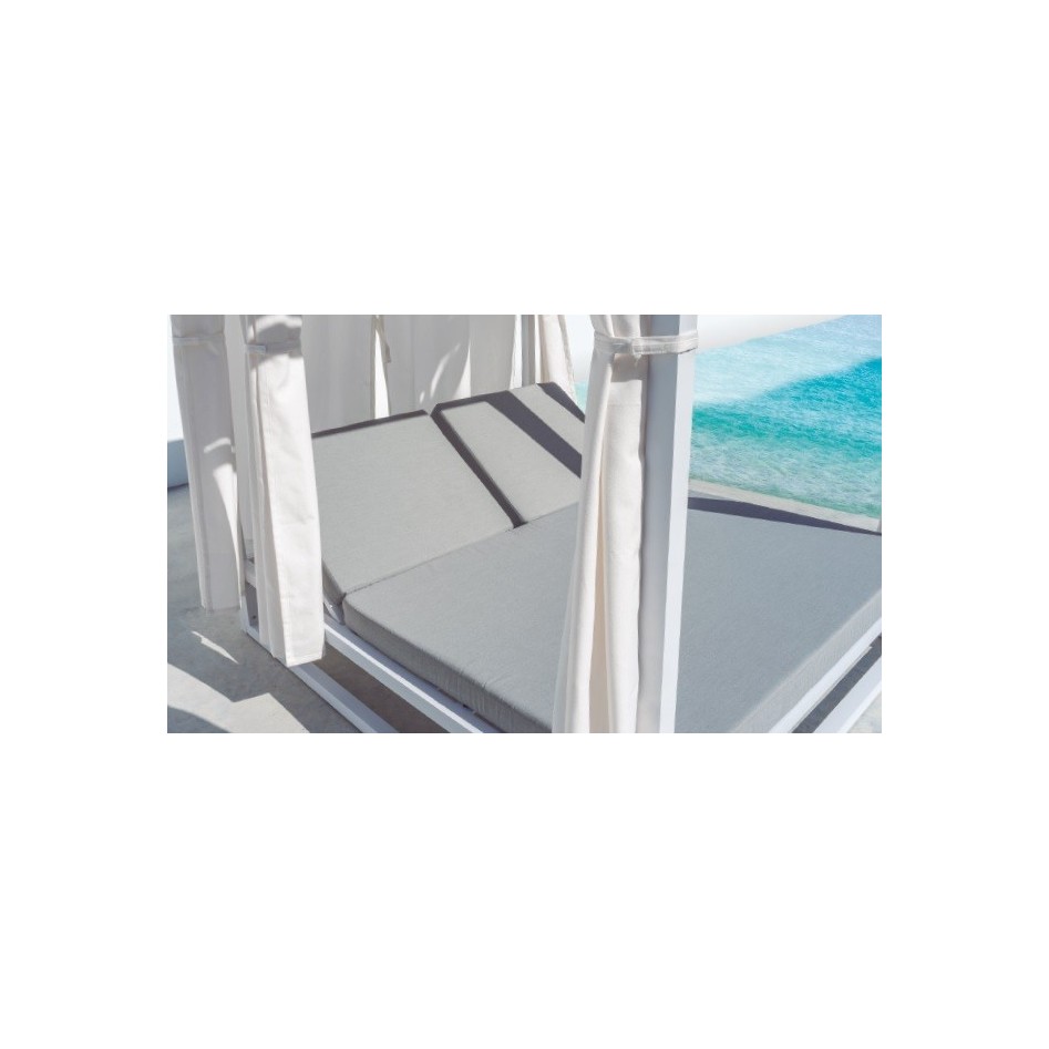 Luana Chateau Cama Balinesa con Dosel