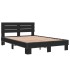 Estructura de cama madera de ingeniería y metal negro
