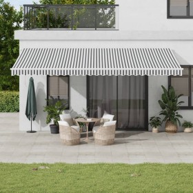 Toldo retráctil manual gris antracita y blanco 600x350