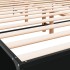 Estructura de cama madera de ingeniería y metal negro