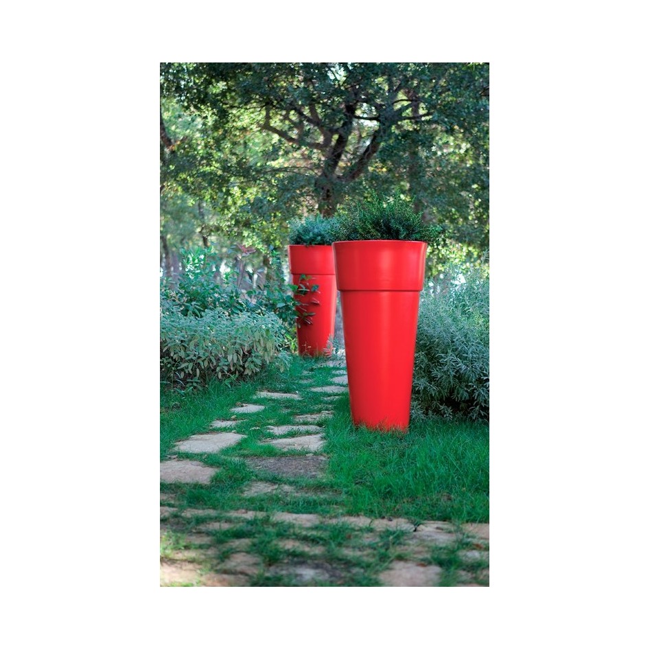 Macetero alto iluminado