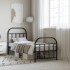 Estructura cama sin colchón con estribo metal negro 75x190
