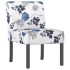 Silla tapizada de tela con estampado de flores