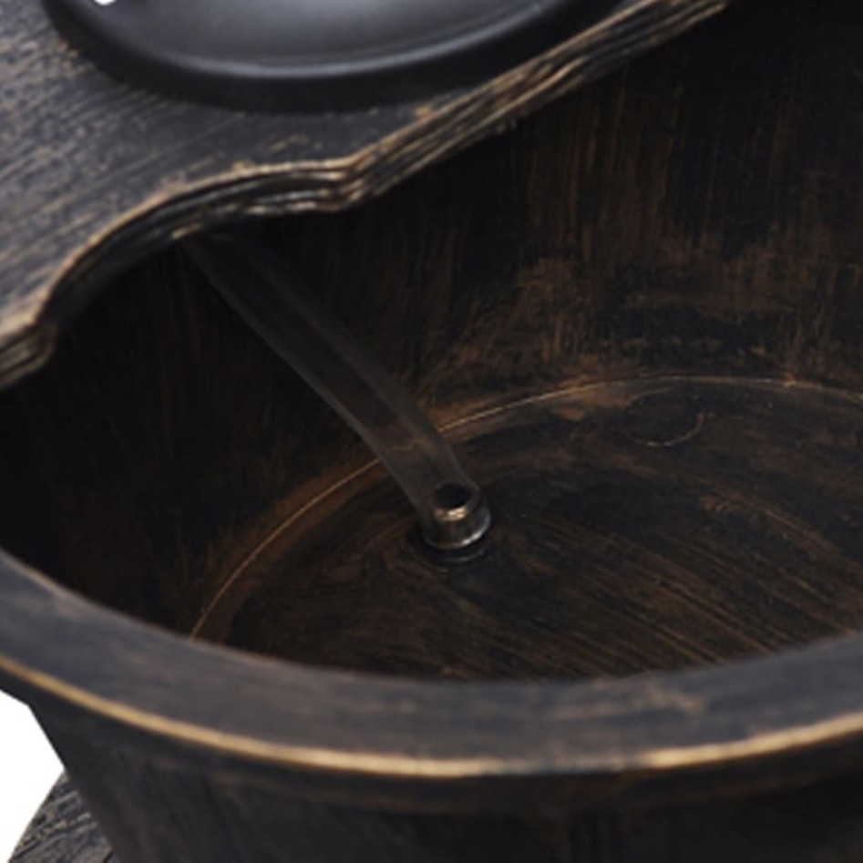 Fuente con diseño de bomba de