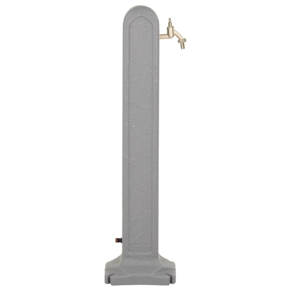 Cisterna de jardín con grifo aspecto de piedra gris