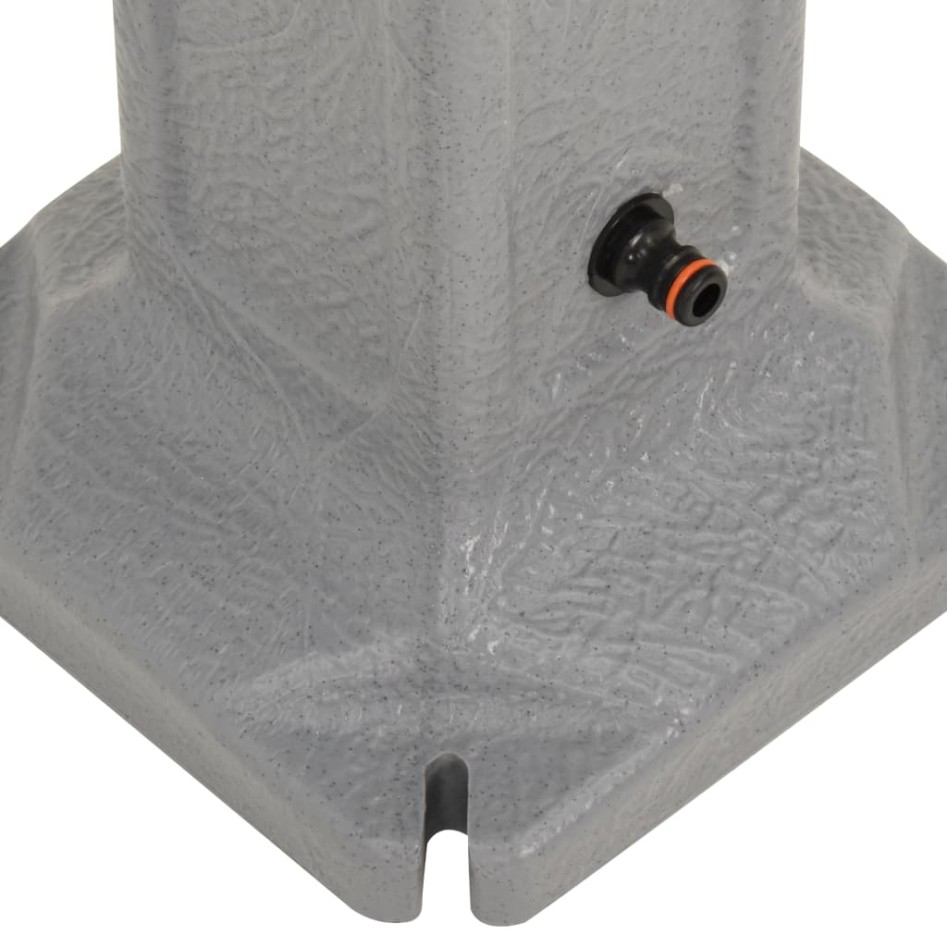 Cisterna de jardín con grifo aspecto de piedra gris