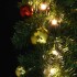 Guirnalda de Navidad decorada con bolas y luces LED 20