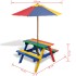 Mesa de picnic y bancos de niños y sombrilla madera