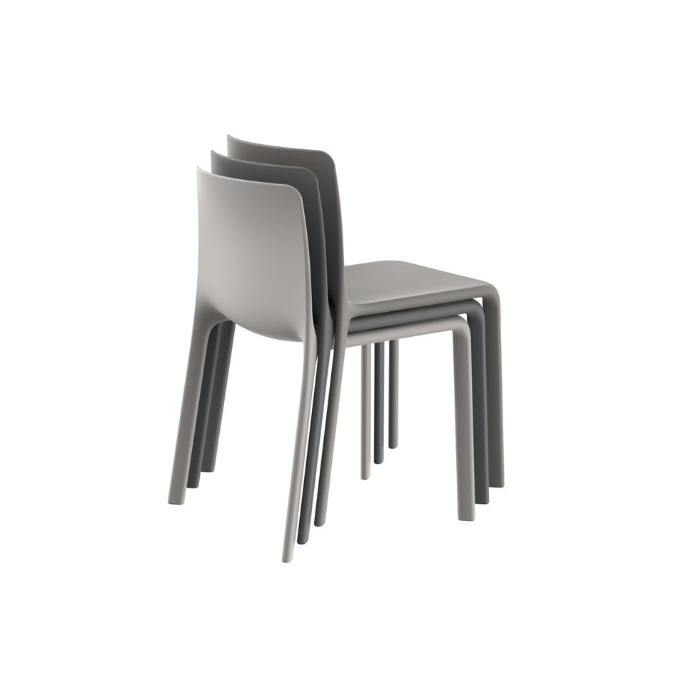 Silla apilable modelo Kes