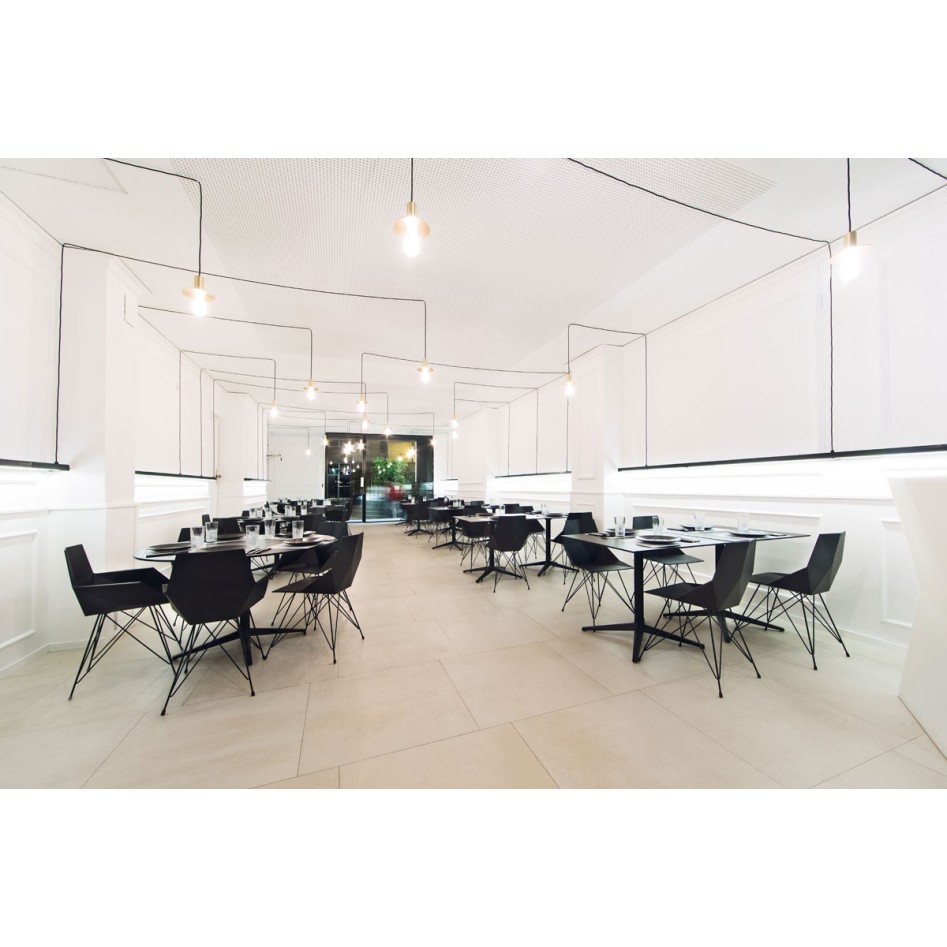 Silla de diseño, modelo Faz base inox