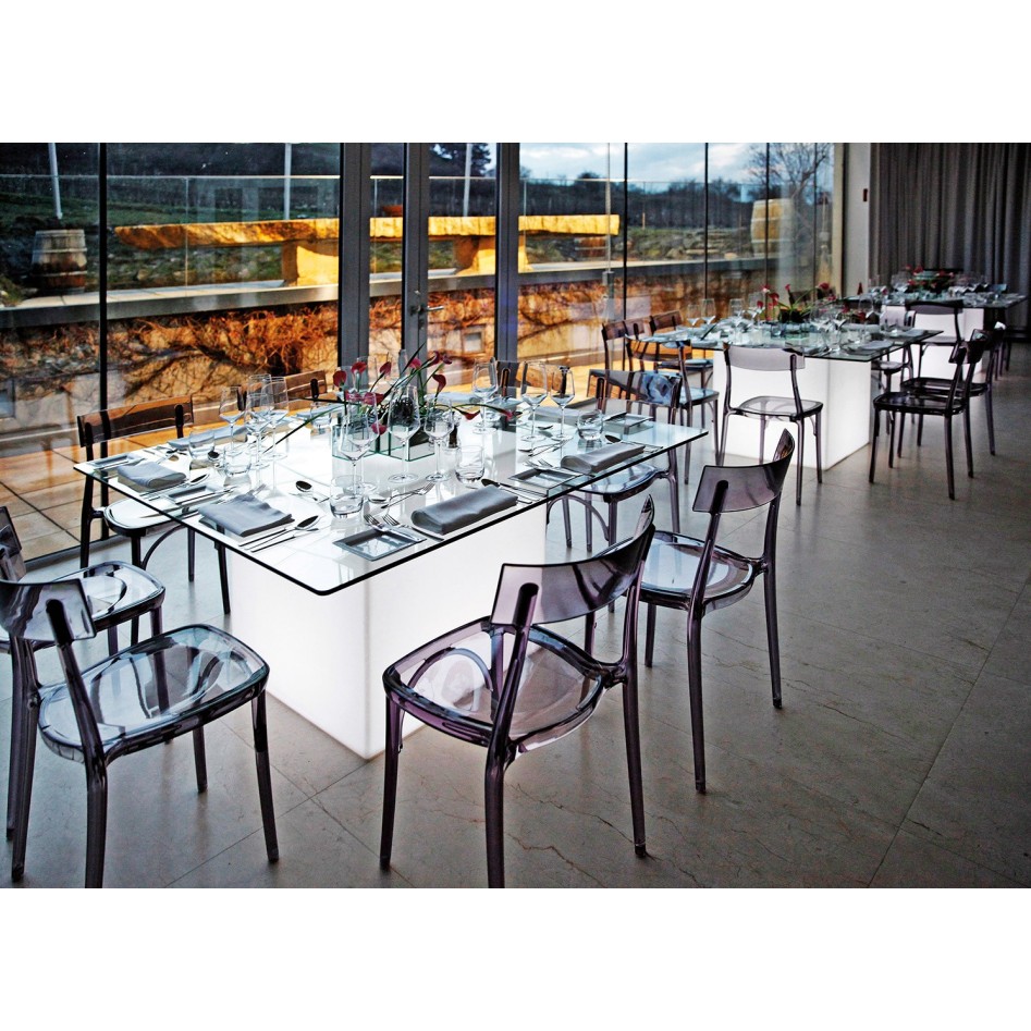 Mesa cuadrada con luz, modelo Square