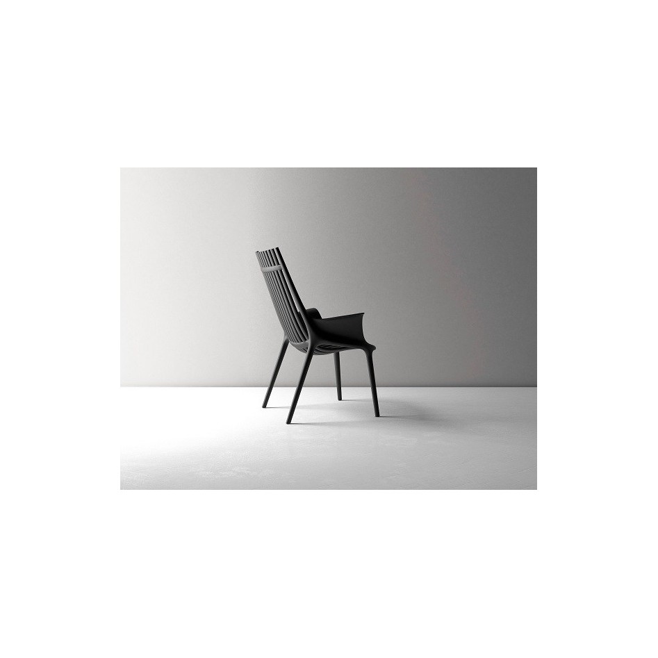 Sillón de diseño con brazos, apilable, modelo Ibiza