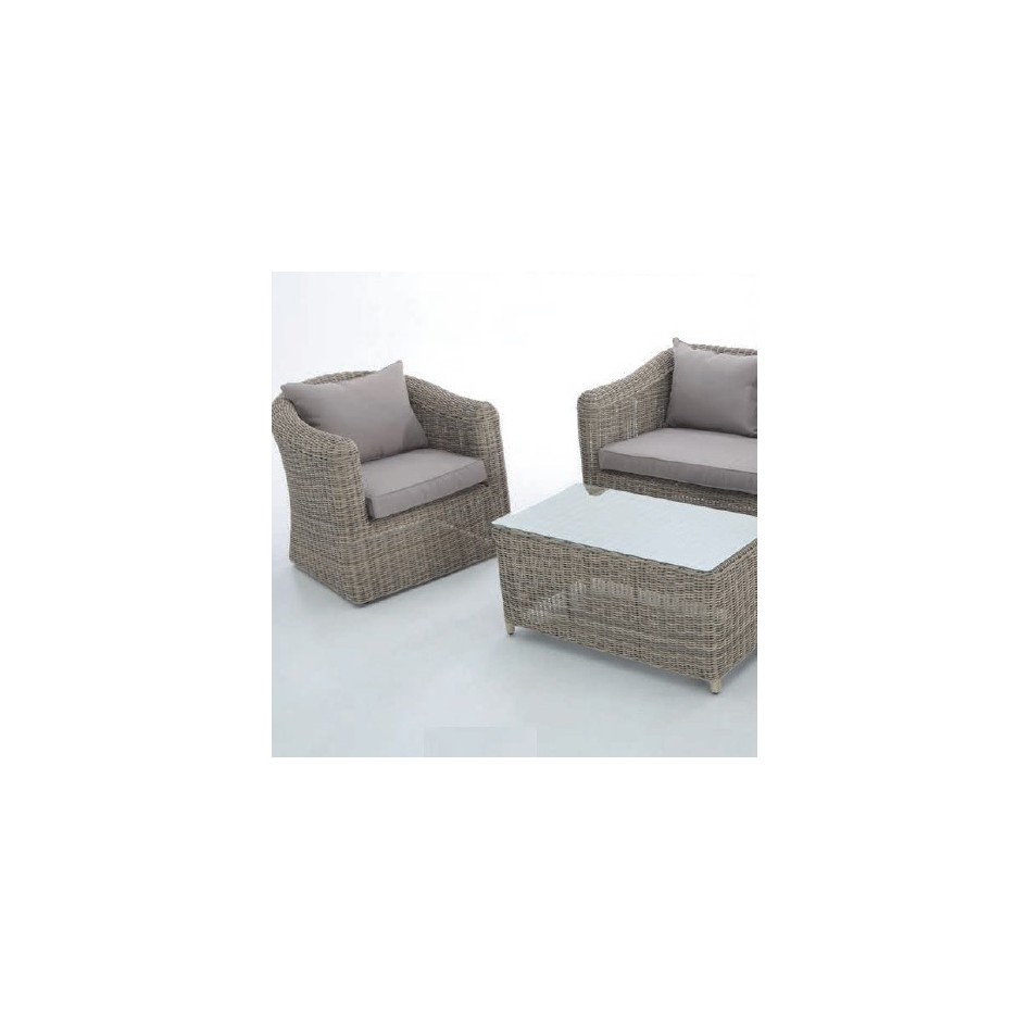 Rattan sintético de color natural.