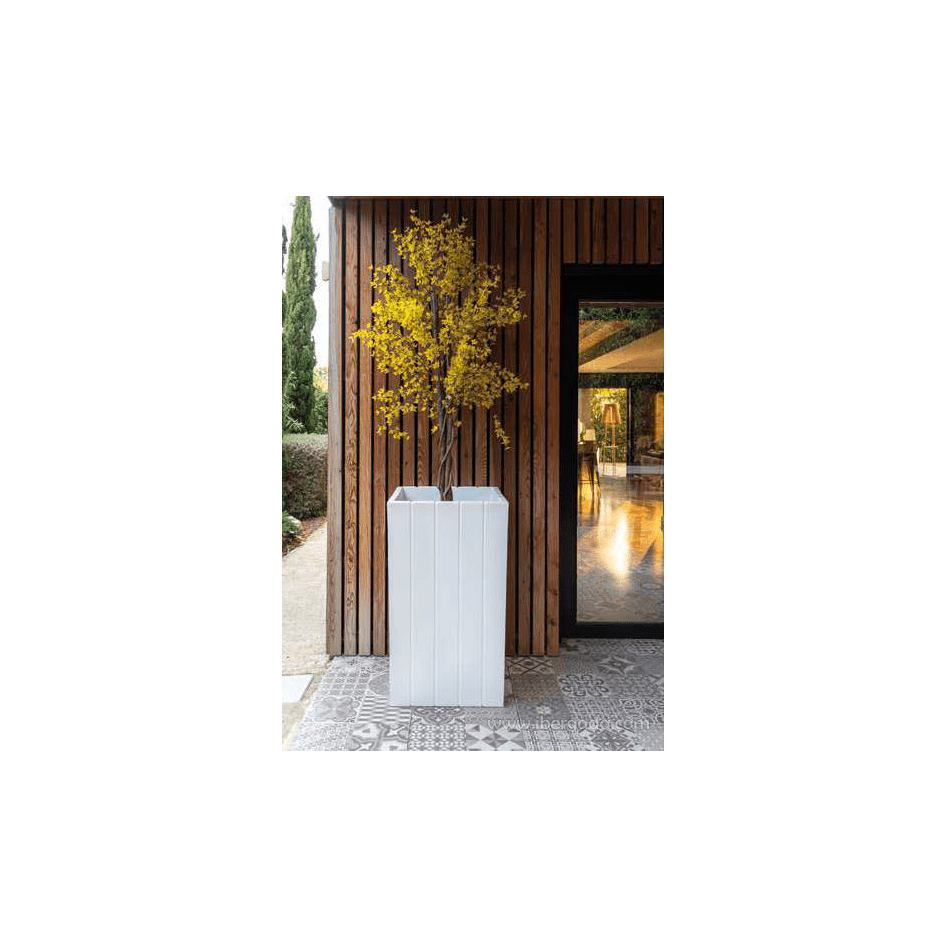 Macetero alto, modelo Olivio