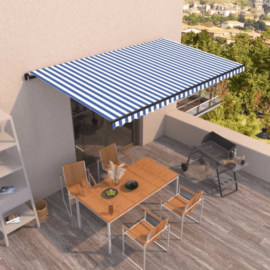 Toldo automático retráctil azul y blanco 500x350