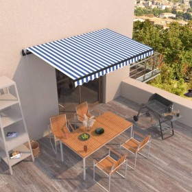 Toldo automático retráctil azul y blanco 400x350