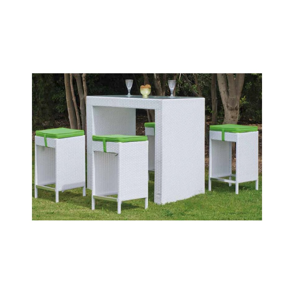 Mesa de bar y taburetes