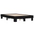 Estructura de cama madera de ingeniería y metal negro