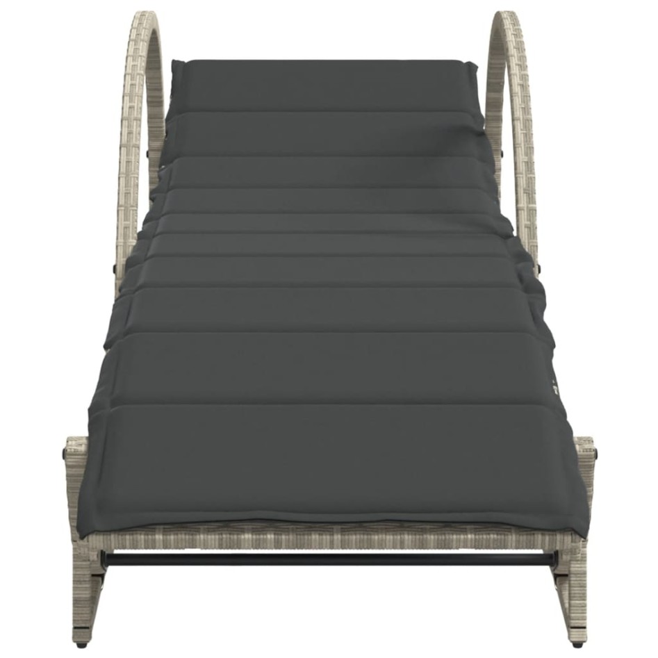 Tumbona con cojín ratán sintético gris claro 60x199x42