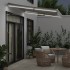 Toldo retráctil manual con LED antracita y blanco 300x250
