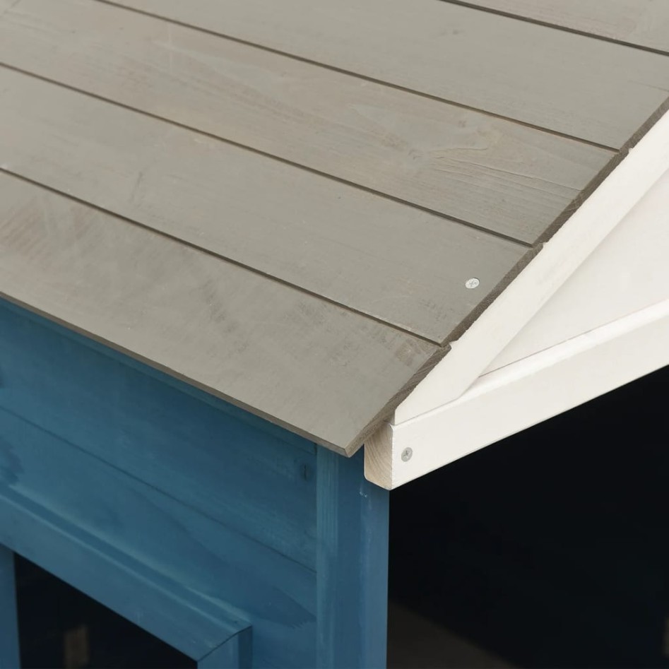 Casa de juegos con puerta con cierre y macetas madera